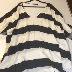 Venus Cover Up L/XL navy and cream stripe.